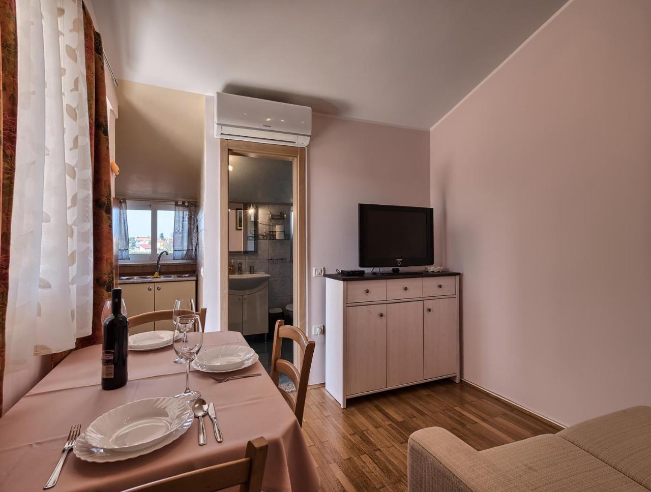 Jendrusa Apartment Fazana Exterior photo
